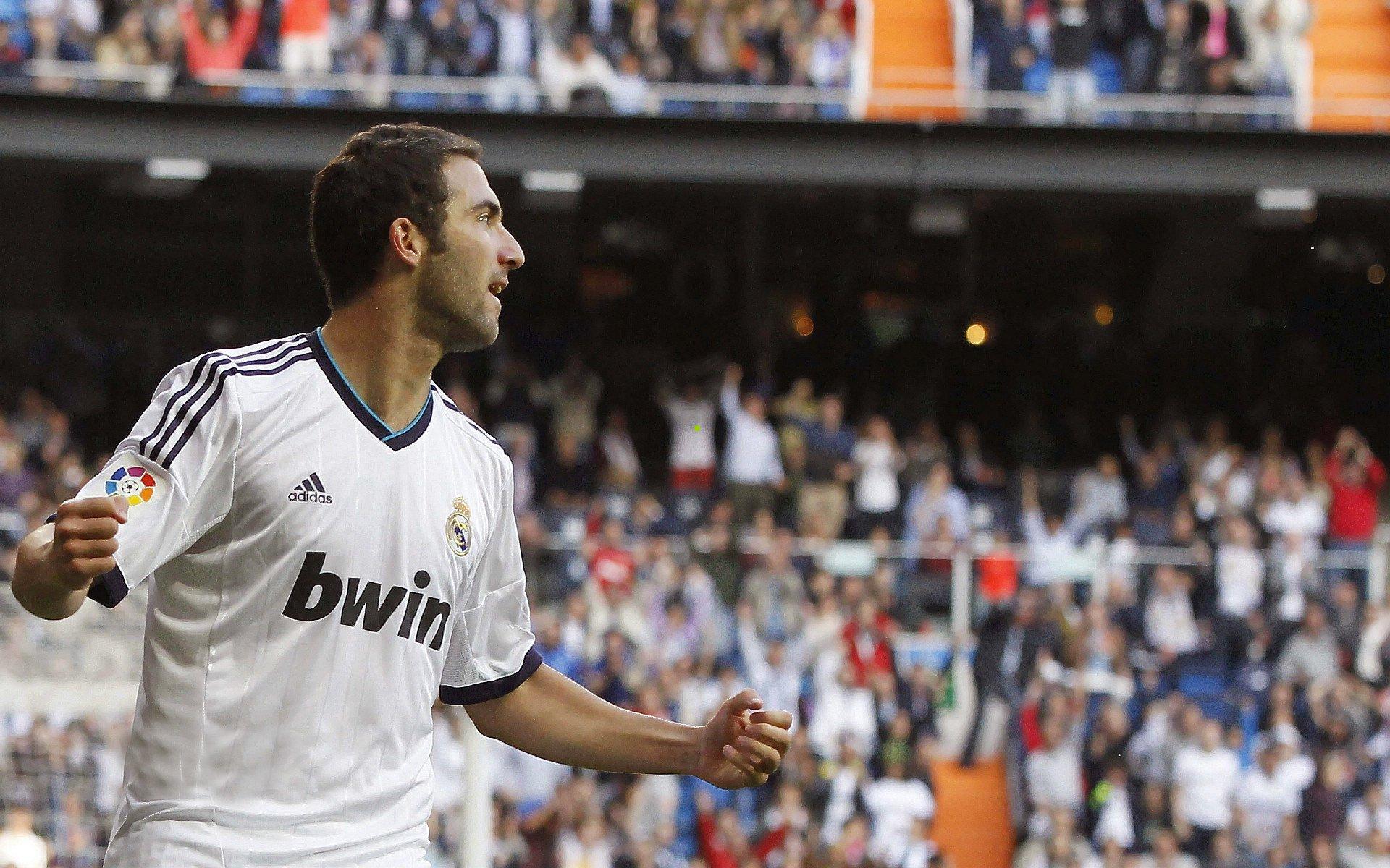 中国女足热身赛战平瑞士，张琳艳中柱张馨伤退成转折点